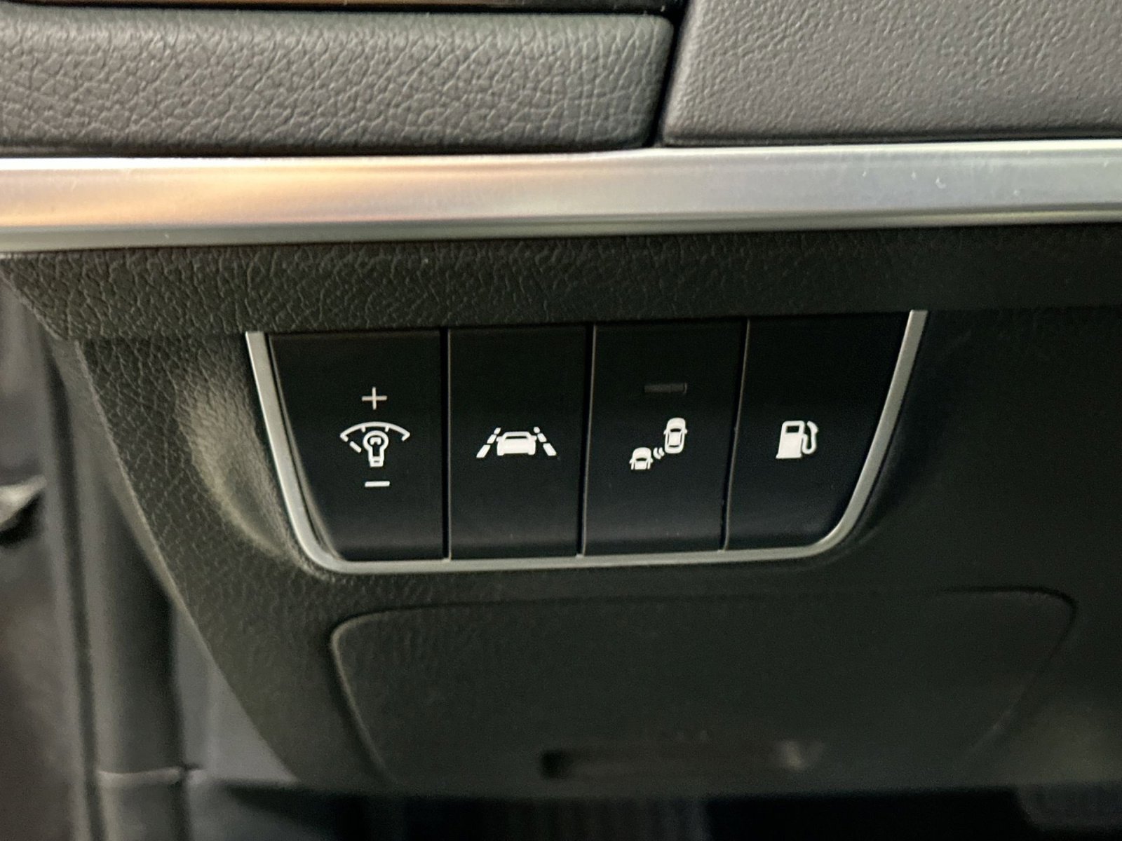 Used 2019 Kia Stinger Premium image 16