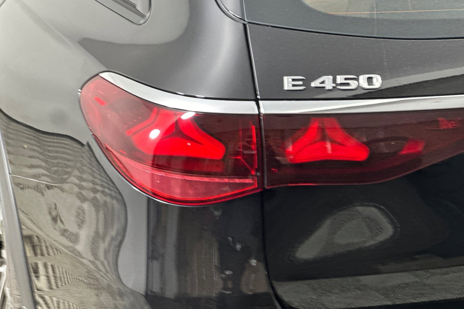 Used 2025 Mercedes-Benz E 450 4MATIC All-Terrain Wagon image 27