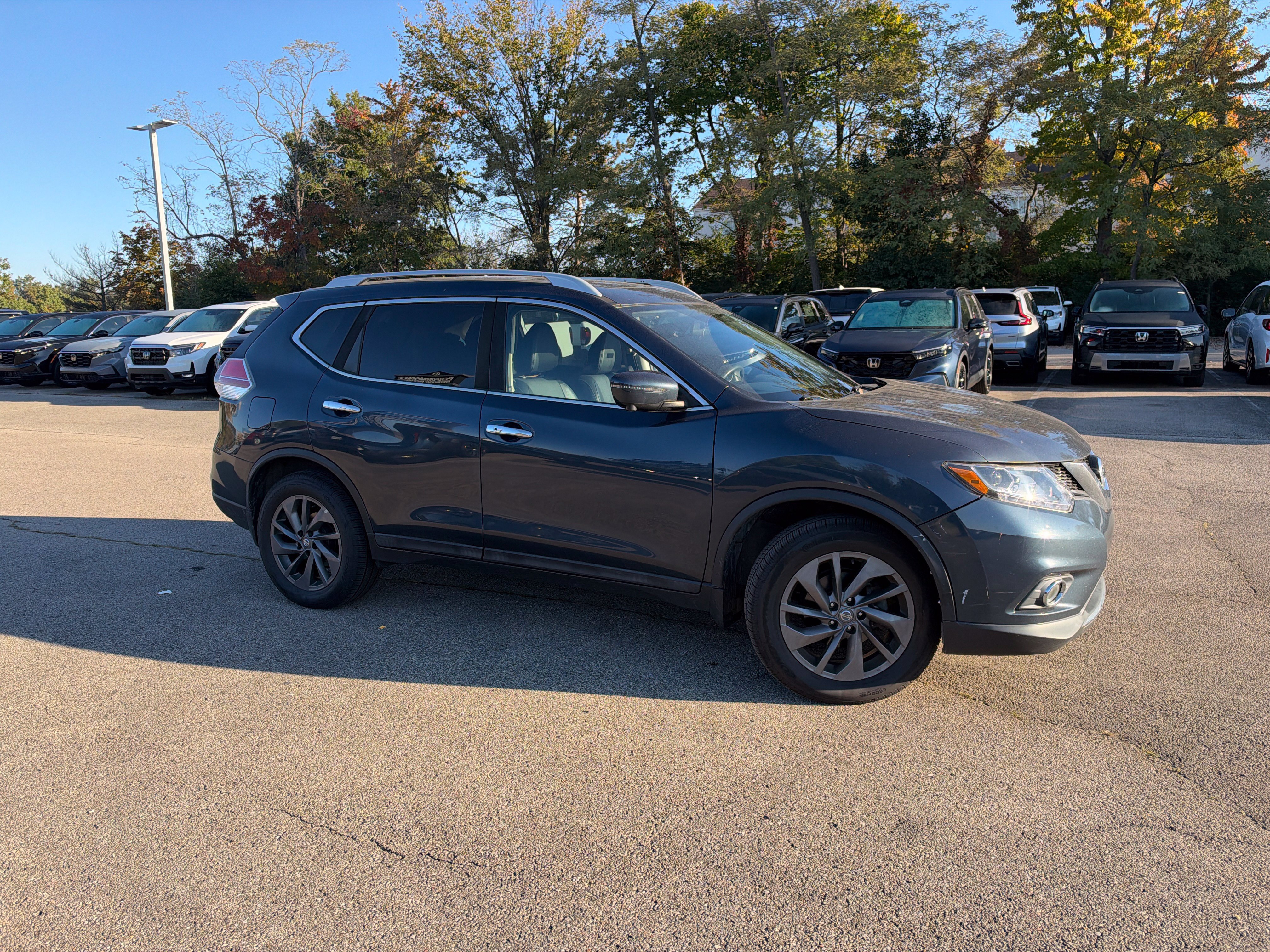 Used 2016 Nissan Rogue SL w/ SL Premium Package AWD/4WD image 16
