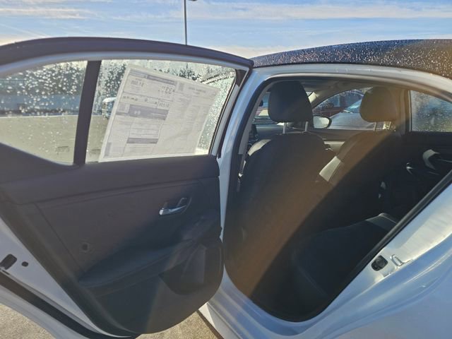 Used 2025 Nissan Sentra SR w/ SR Premium Package image 14