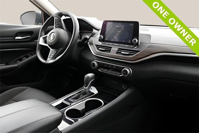 Used 2024 Nissan Altima 2.5 SV image 14