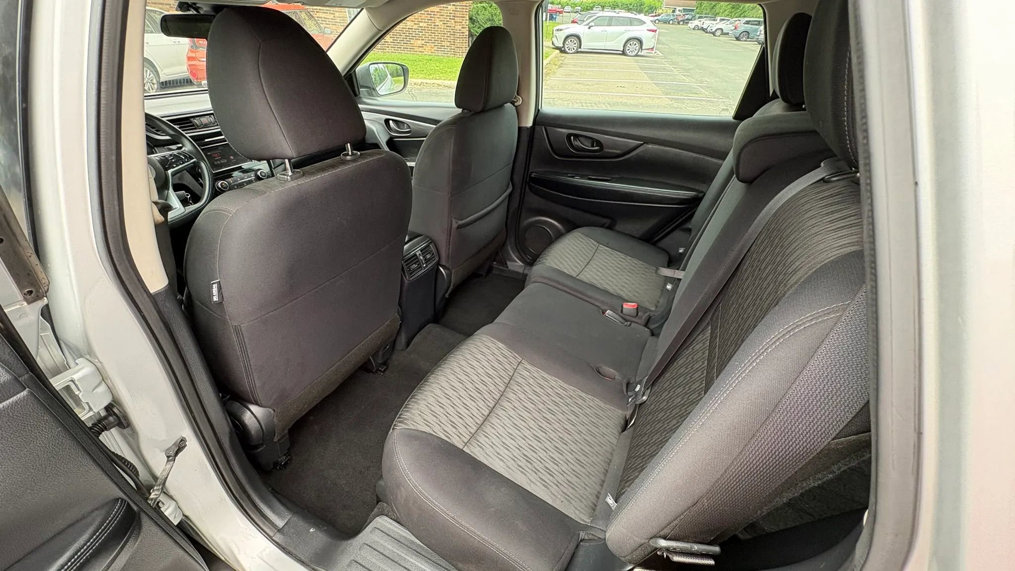 Used 2020 Nissan Rogue S AWD/4WD image 25