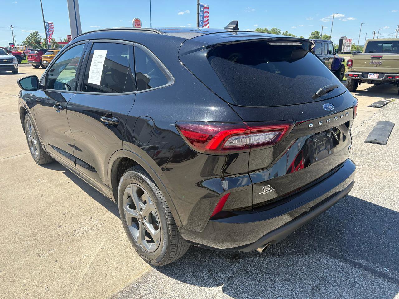 Used 2023 Ford Escape ST-Line w/ Tech Pack #1 AWD/4WD image 5