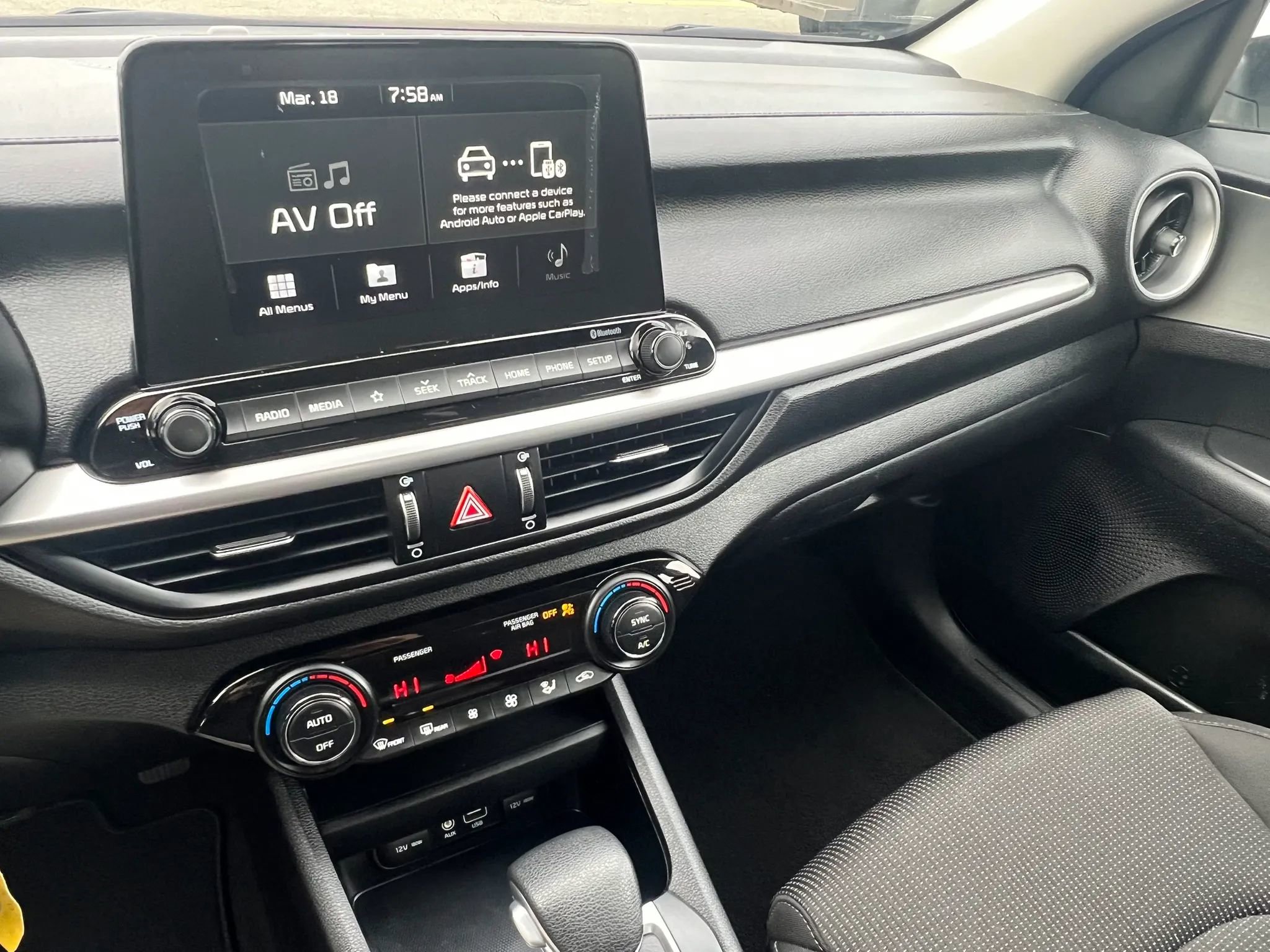 Used 2019 Kia Forte LXS FWD image 17