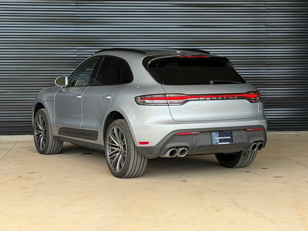 Certified 2026 Porsche Macan AWD/4WD image 3