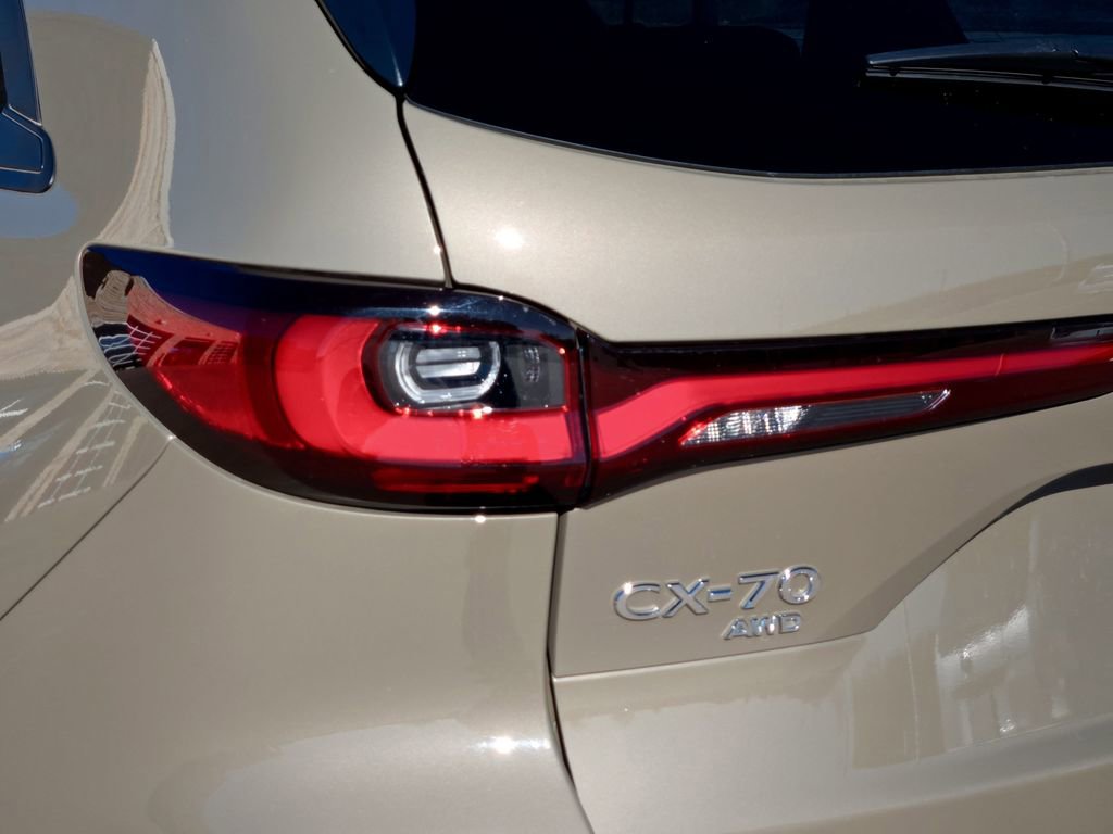 Used 2025 MAZDA CX-70 Plug-In Hybrid w/ Premium Pkg image 6