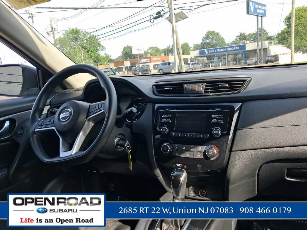 Used 2017 Nissan Rogue S w/ Appearance Package AWD/4WD image 19