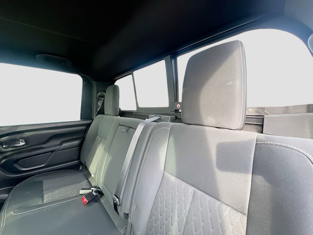 Used 2018 Nissan Titan SV image 26