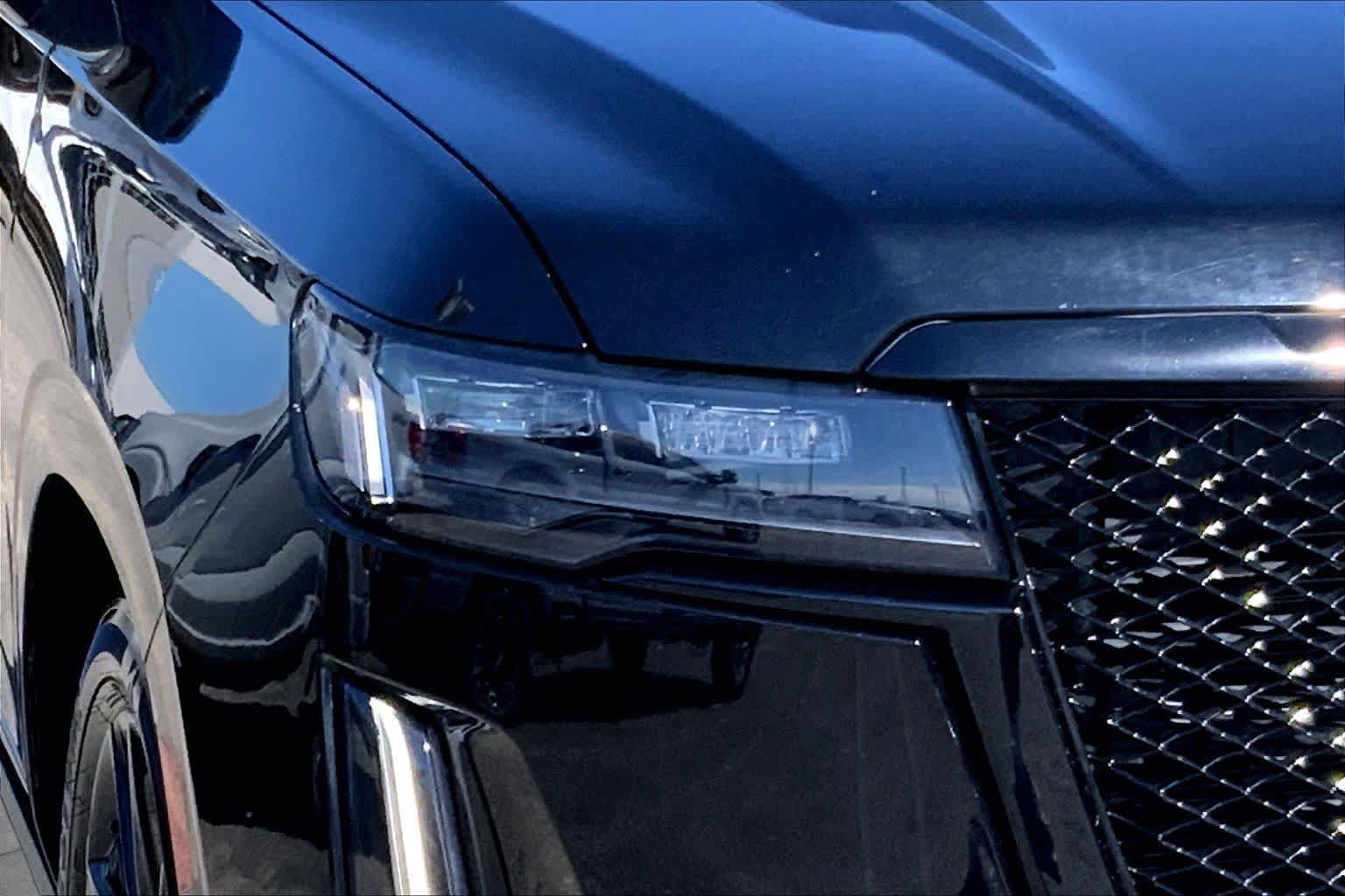 Used 2022 Cadillac Escalade Sport w/ Touring Package AWD/4WD image 25