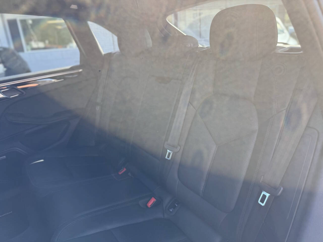 Used 2022 Porsche Macan AWD/4WD image 18
