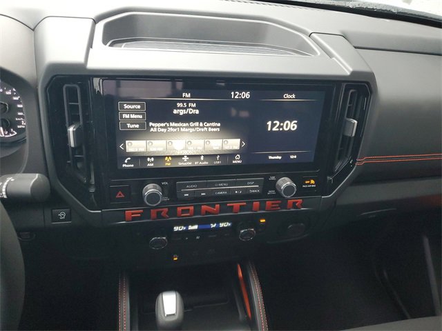 Used 2025 Nissan Frontier Pro-X image 13