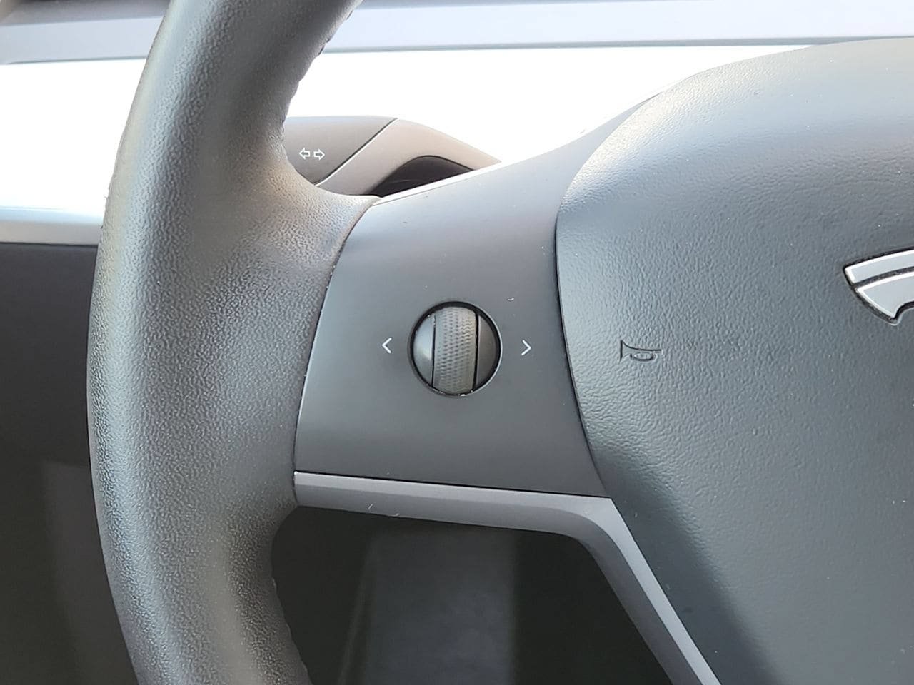 Used 2020 Tesla Model Y Long Range AWD/4WD image 24