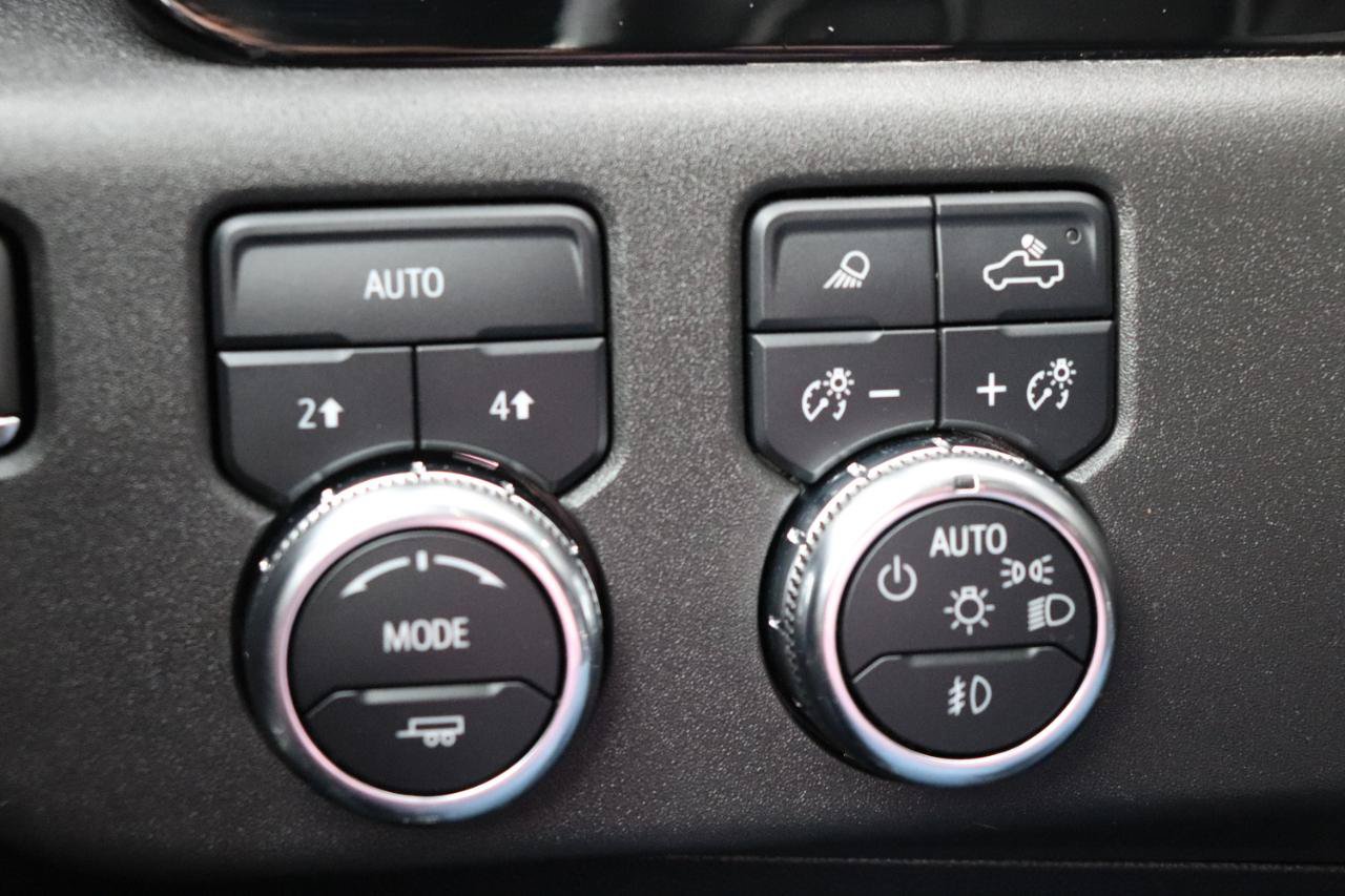 Used 2024 GMC Sierra 1500 SLT AWD/4WD image 40