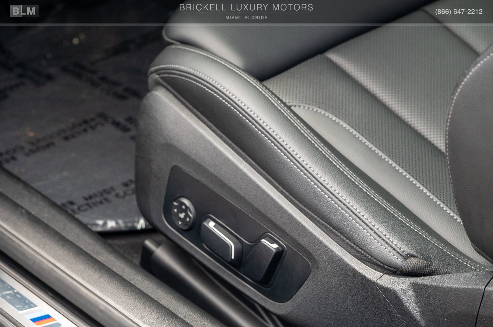 Used 2024 BMW M440i Convertible w/ Shadowloine Package image 58