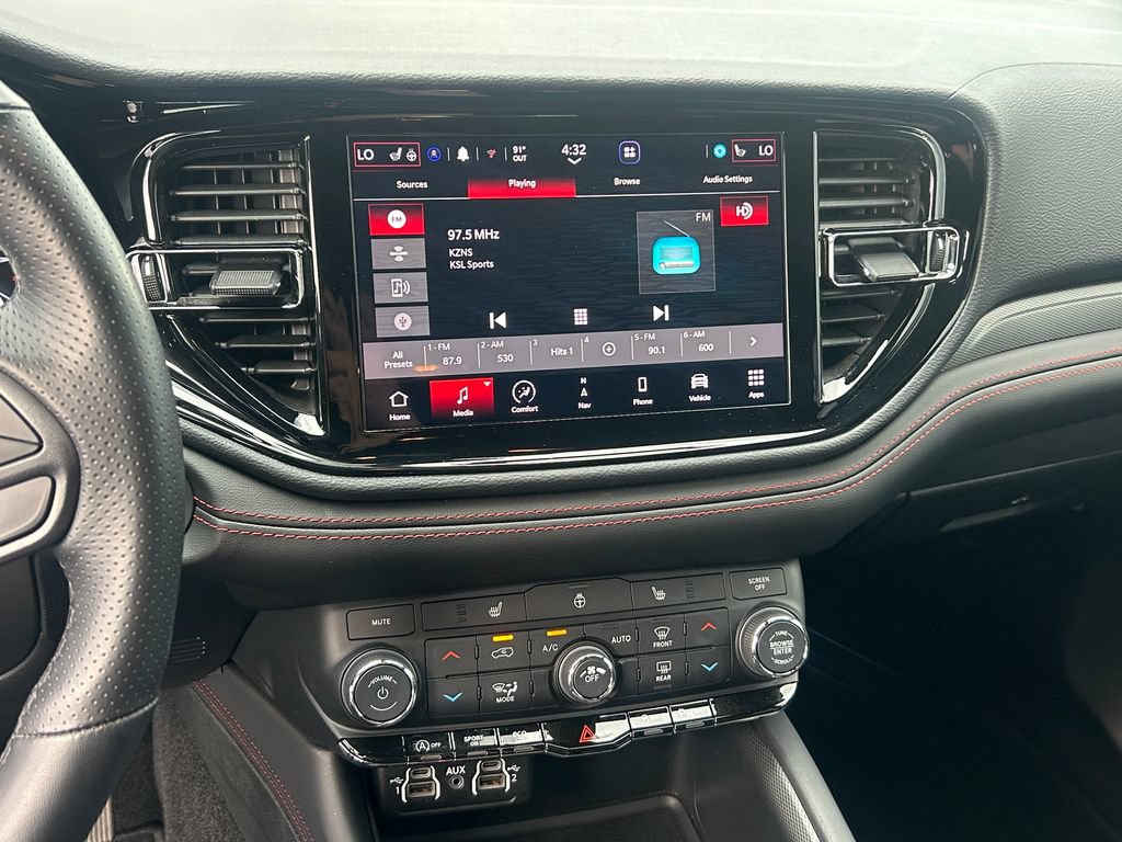 Used 2025 Dodge Durango GT AWD/4WD image 13