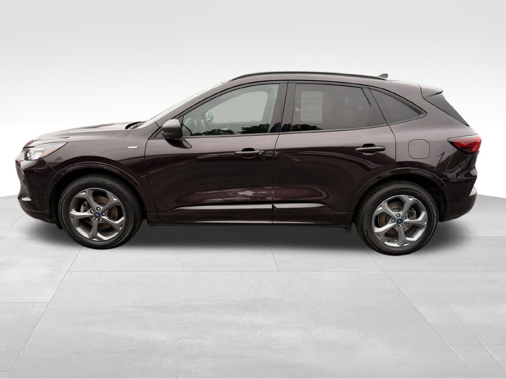 Used 2023 Ford Escape ST-Line w/ Tech Pack #1 AWD/4WD image 11
