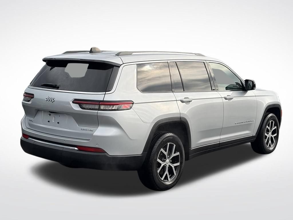 Used 2023 Jeep Grand Cherokee L Limited AWD/4WD image 6