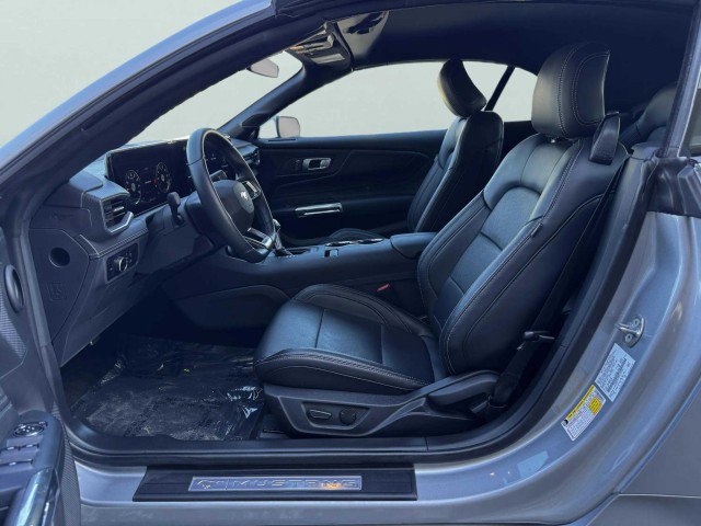 Used 2025 Ford Mustang Premium image 15
