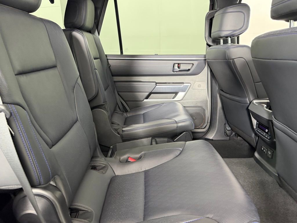 Used 2025 Toyota Sequoia Platinum image 30