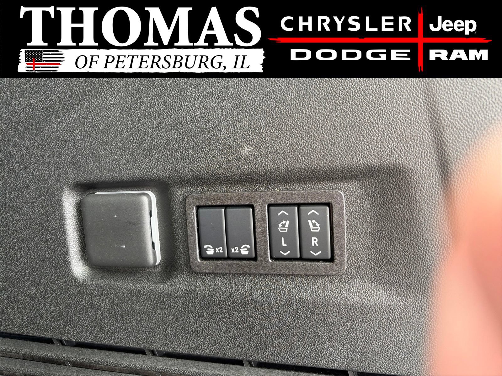 Used 2026 Chevrolet Suburban High Country AWD/4WD image 29