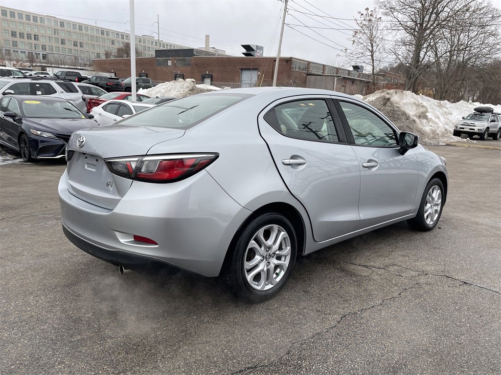 Used 2017 Toyota Yaris iA image 8