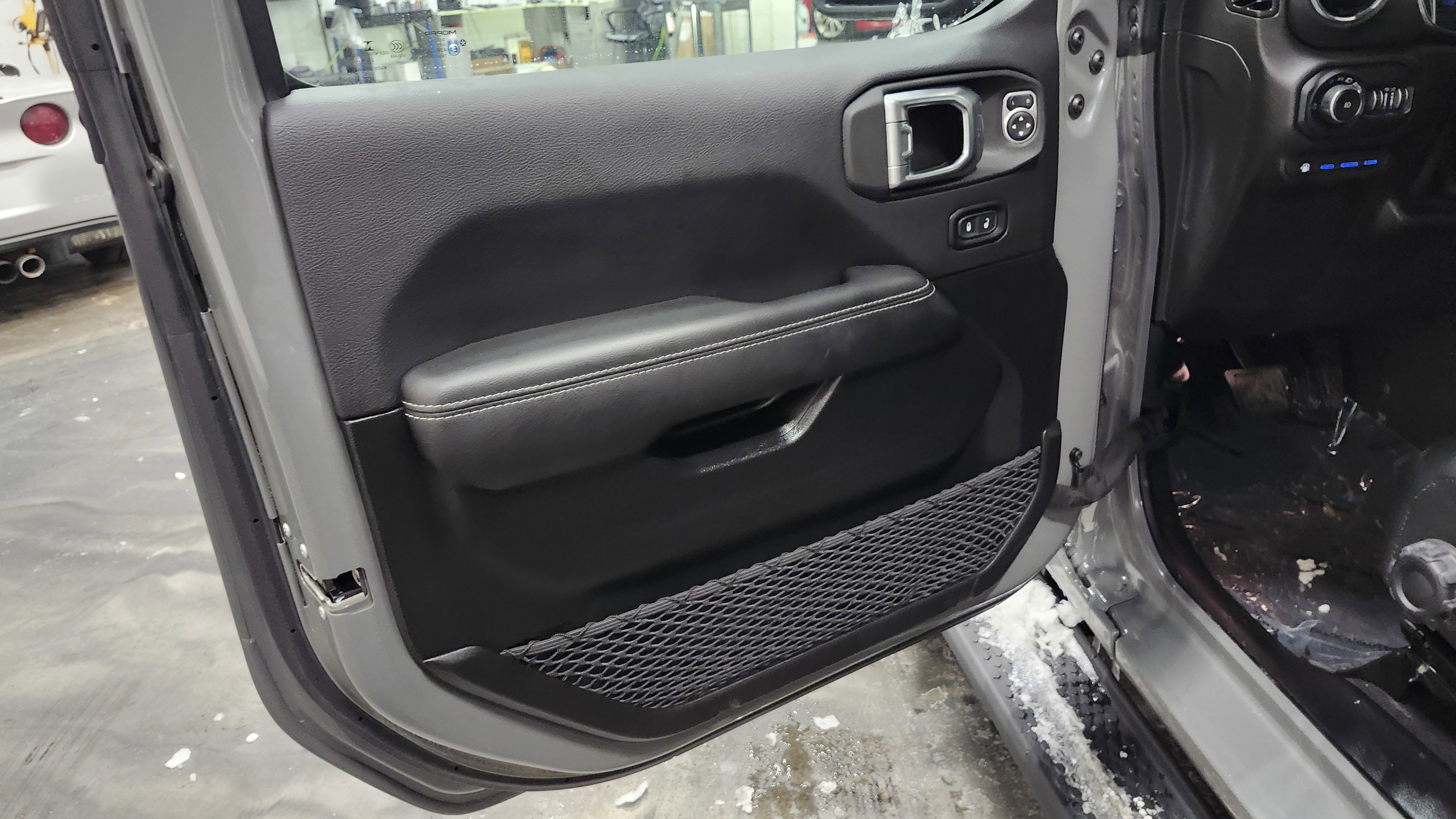 Used 2022 Jeep Wrangler Unlimited Sahara w/ Cold Weather Group image 25