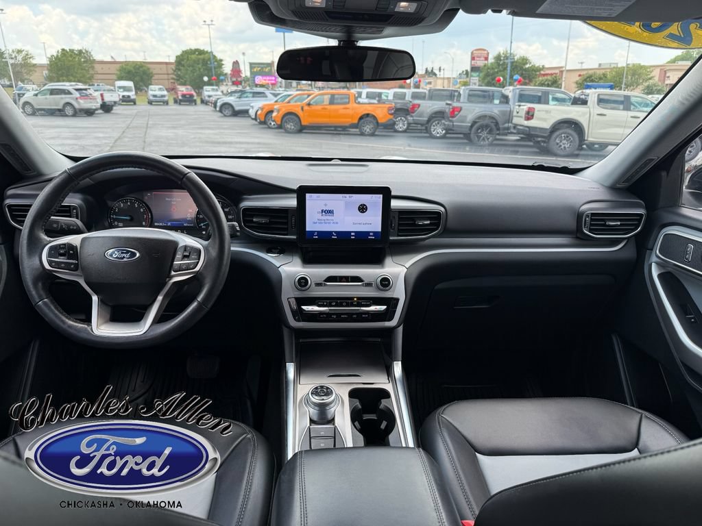 Used 2023 Ford Explorer XLT w/ Equipment Group 202A AWD/4WD image 12