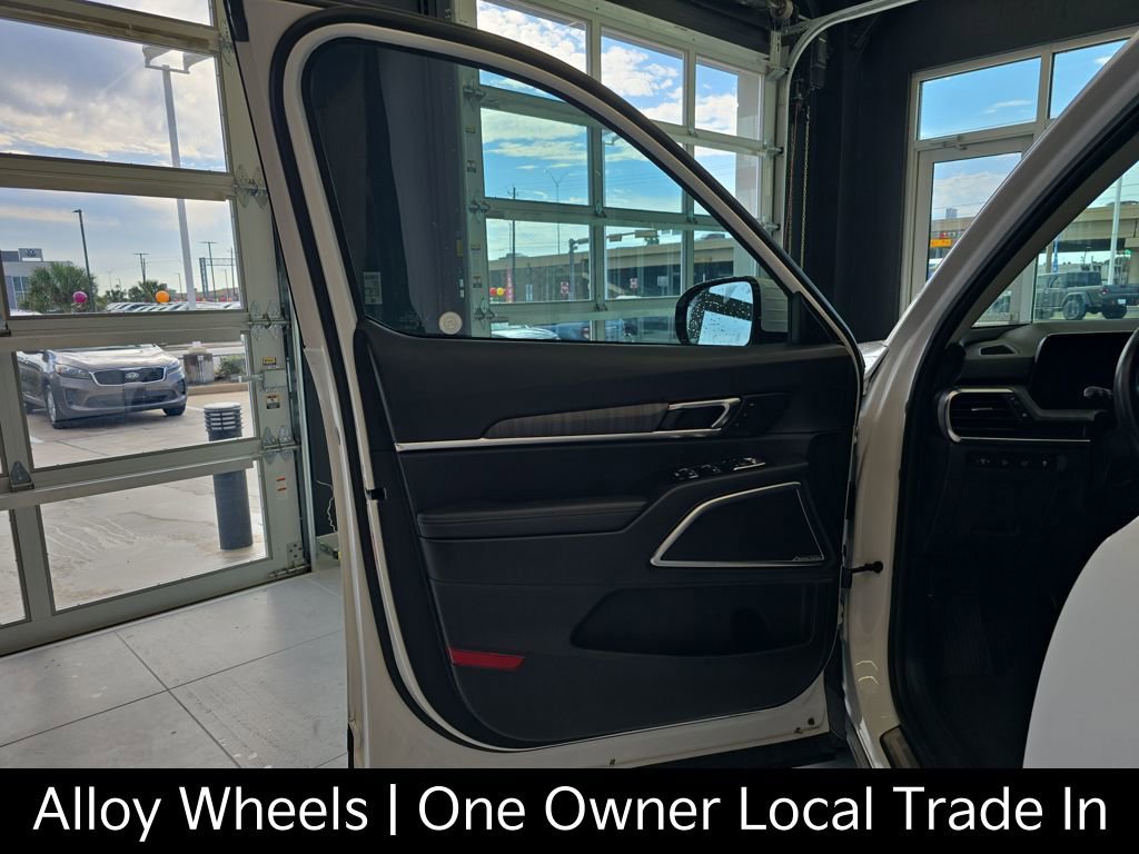 Used 2023 Kia Telluride SX image 11