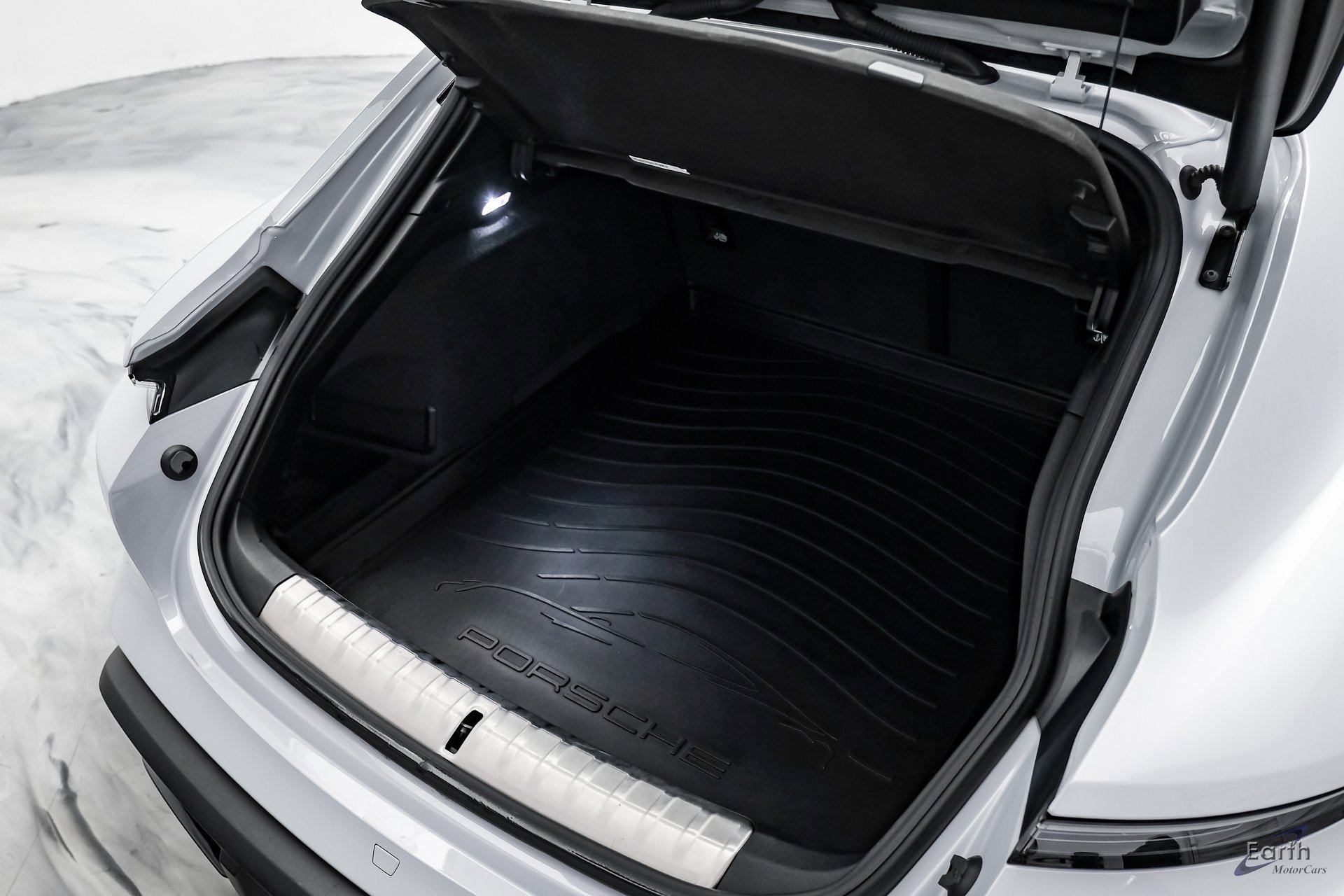 Used 2023 Porsche Taycan GTS w/ Premium Package image 88