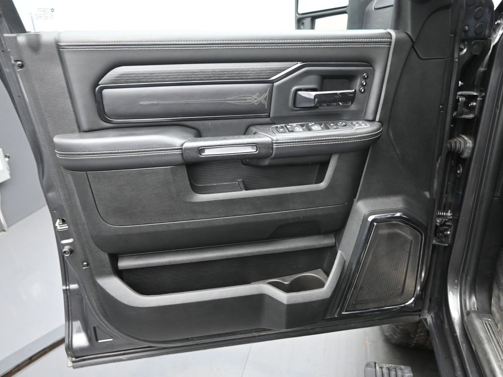 Used 2024 RAM 2500 Limited image 12