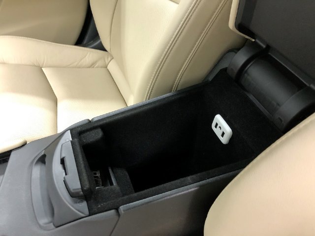 Used 2017 Cadillac XT5 Luxury w/ Driver Awareness Package AWD/4WD image 29