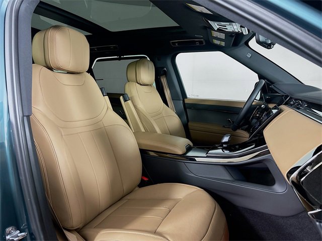 Used 2025 Land Rover Range Rover Sport SE image 25