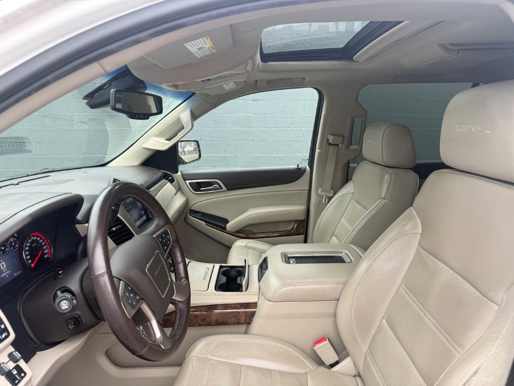 Used 2015 GMC Yukon Denali w/ Premium Package image 13