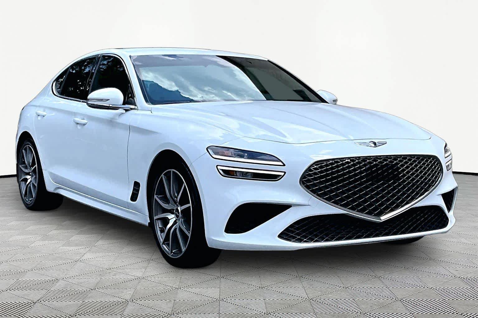 Used 2023 Genesis G70 2.0T RWD image 3