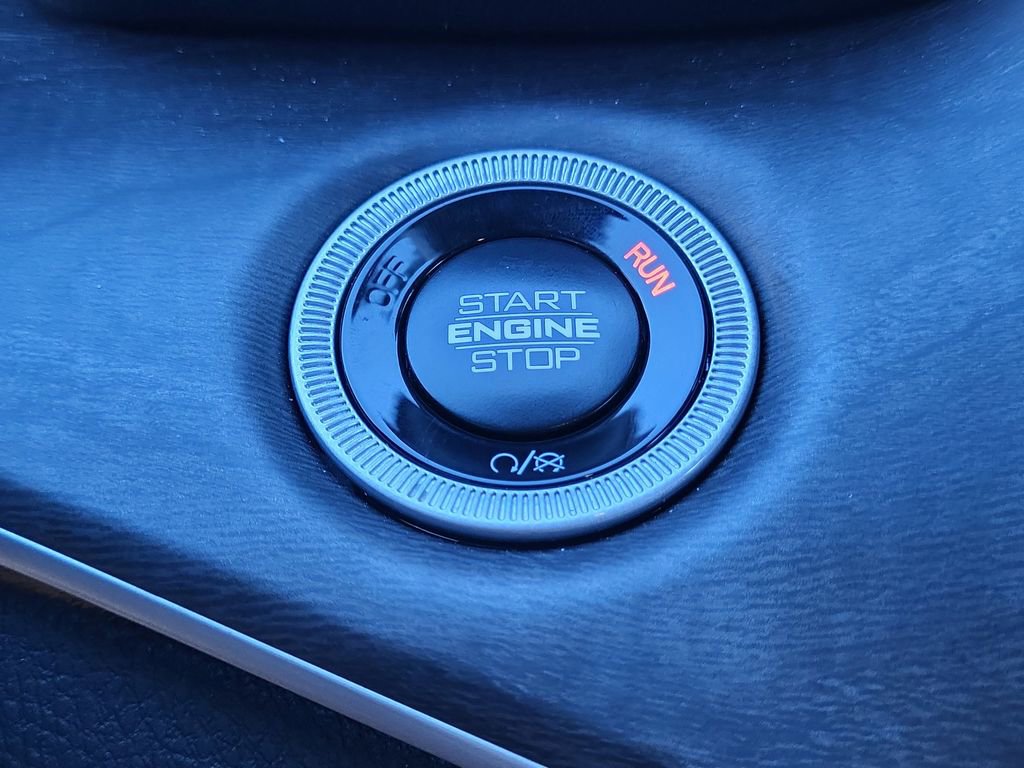 Used 2025 Jeep Grand Cherokee Limited w/ Luxury Tech Group II image 29