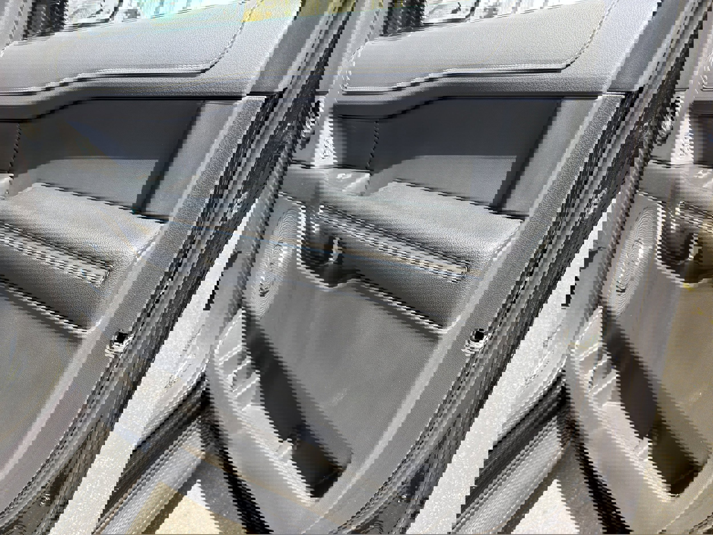 Used 2024 Ford Expedition XLT AWD/4WD image 11