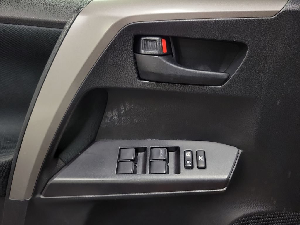 Used 2018 Toyota RAV4 LE w/ All Weather Liner Package FWD image 27