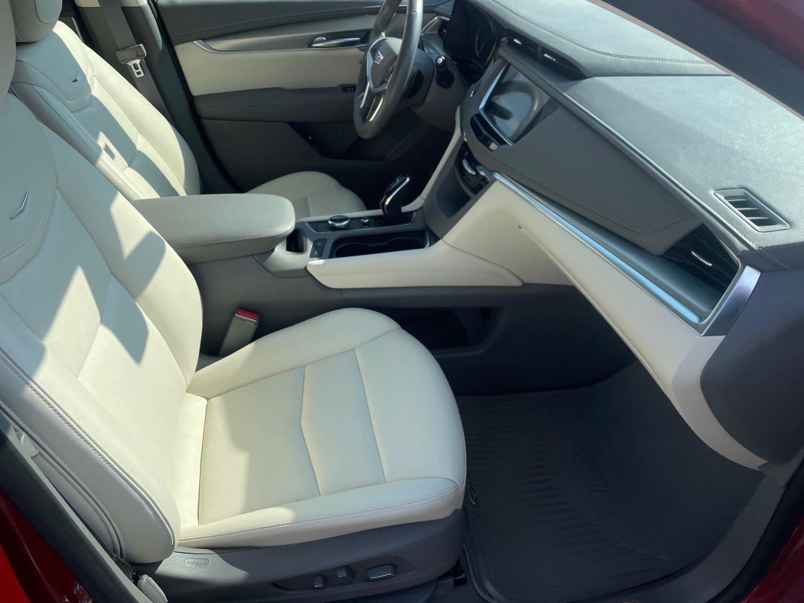 Used 2025 Cadillac XT5 Premium Luxury AWD/4WD image 15