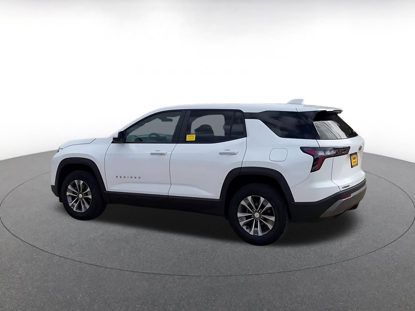 Used 2025 Chevrolet Equinox LT FWD image 10
