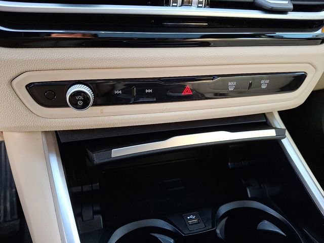 Used 2023 BMW 330i xDrive Sedan w/ Premium Package image 15