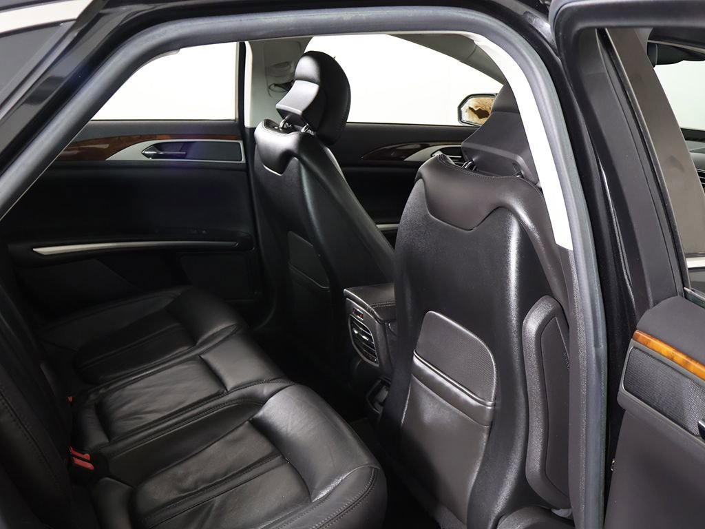 Used 2014 Lincoln MKZ image 29