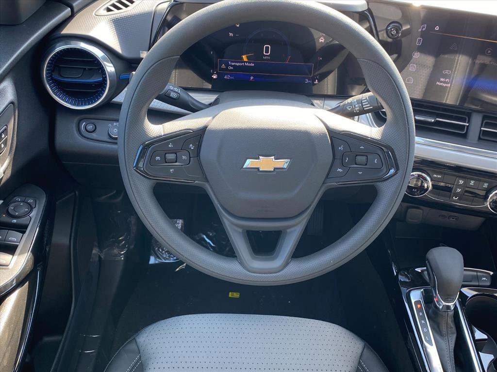 New 2026 Chevrolet Trax LT image 5