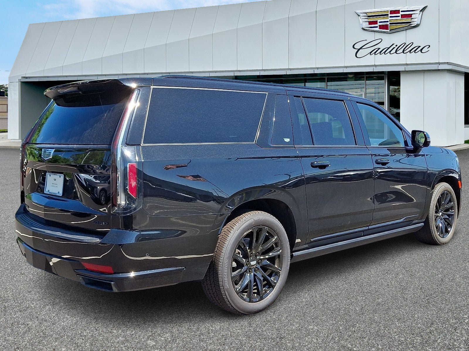 Used 2024 Cadillac Escalade ESV Sport Platinum AWD/4WD image 6