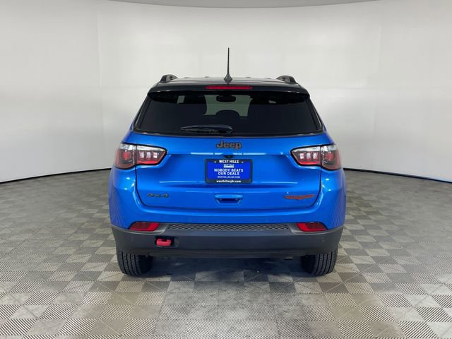 Used 2023 Jeep Compass Trailhawk w/ Trailhawk Convenience Group AWD/4WD image 19