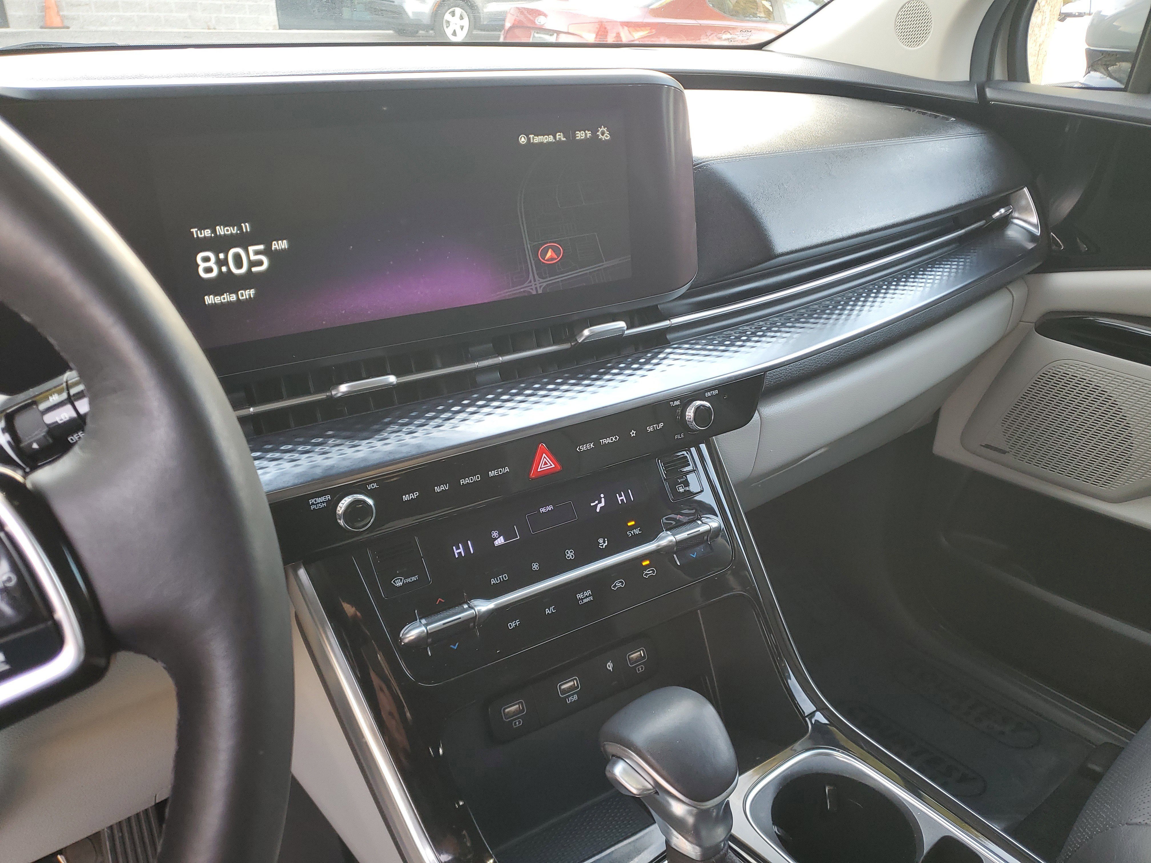 Certified 2023 Kia Carnival SX Prestige image 26