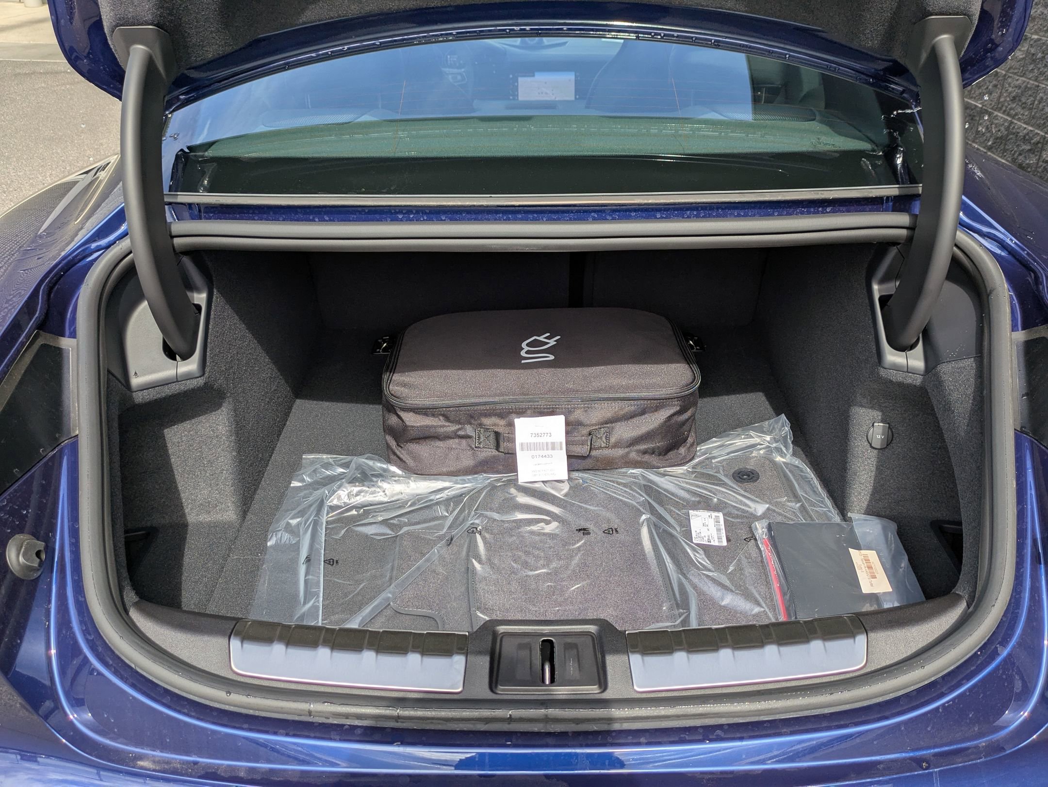 New 2025 Porsche Taycan image 23