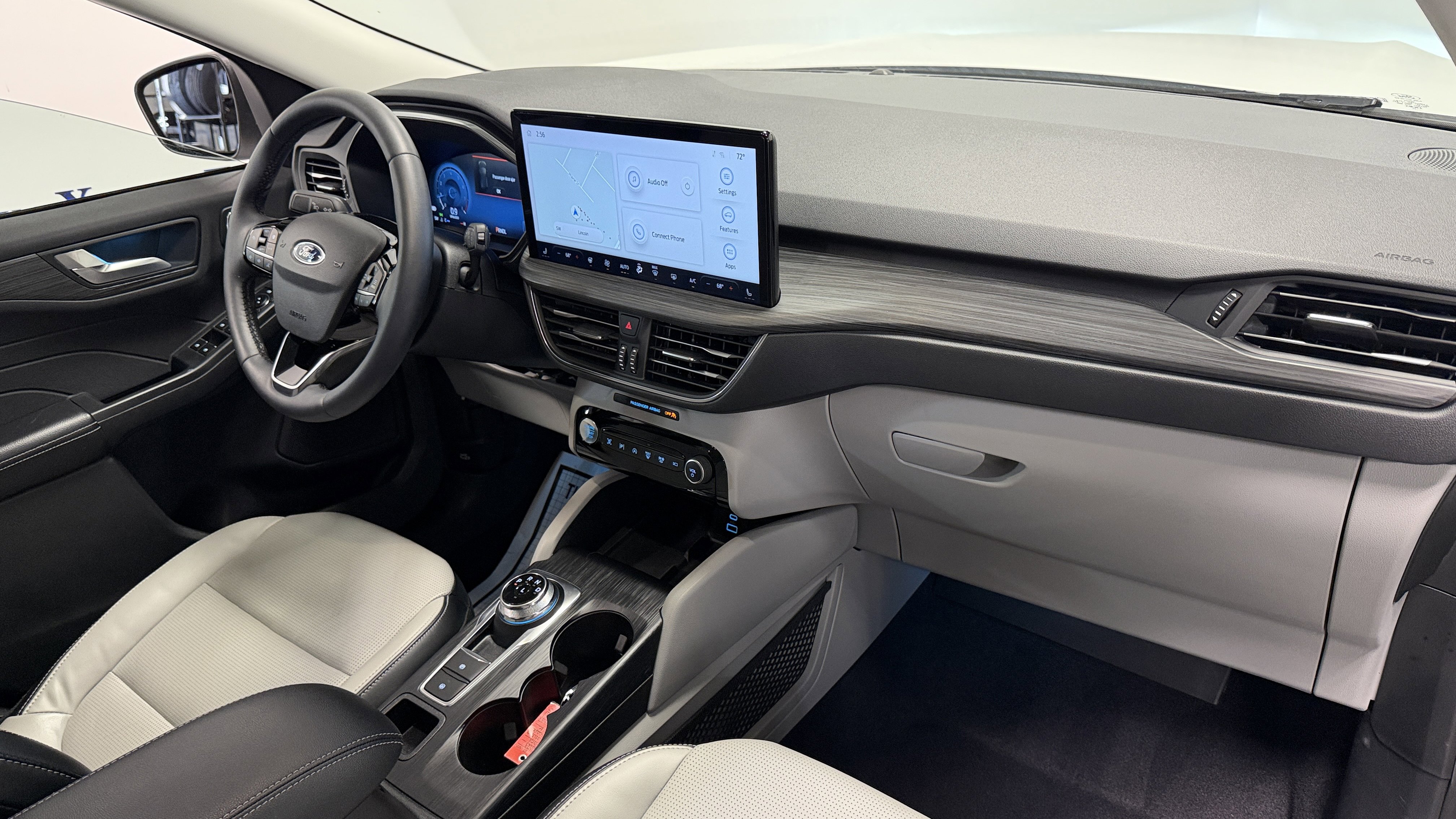 Used 2023 Ford Escape Platinum image 7