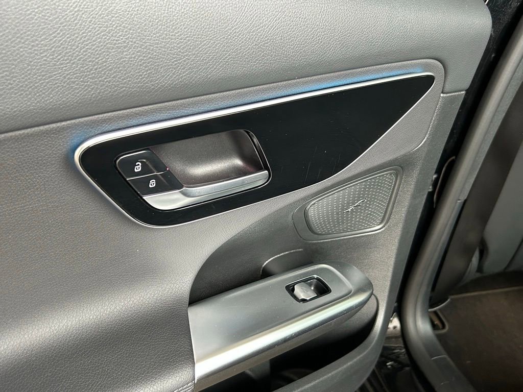 Used 2025 Mercedes-Benz C 300 4MATIC Sedan image 45