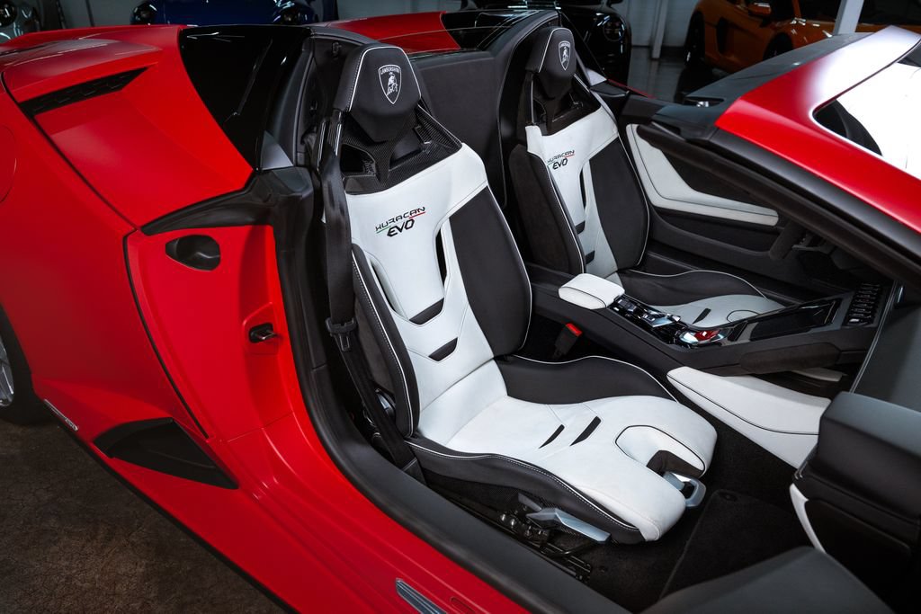 Used 2024 Lamborghini Huracan EVO AWD/4WD image 39