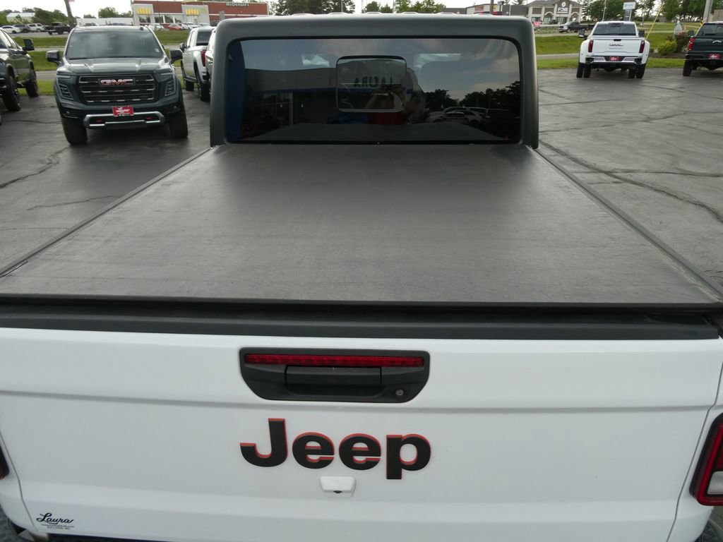 Used 2023 Jeep Gladiator Mojave w/ Cold Weather Group AWD/4WD image 17